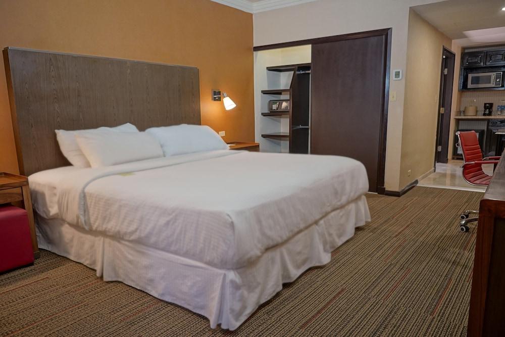 Four Points By Sheraton Saltillo Buitenkant foto